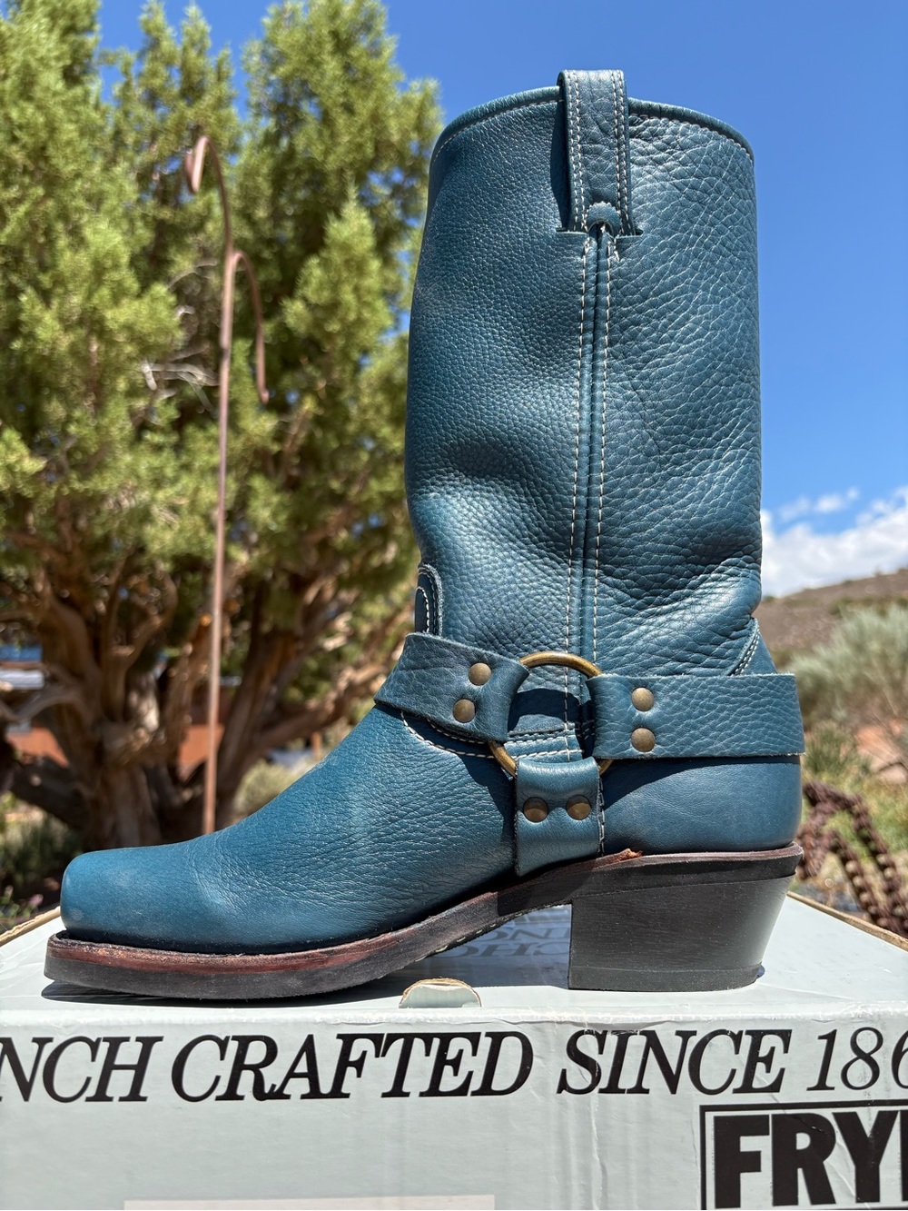 FRYE 🇺🇸12R Harness Boots - Picture 4 of 16